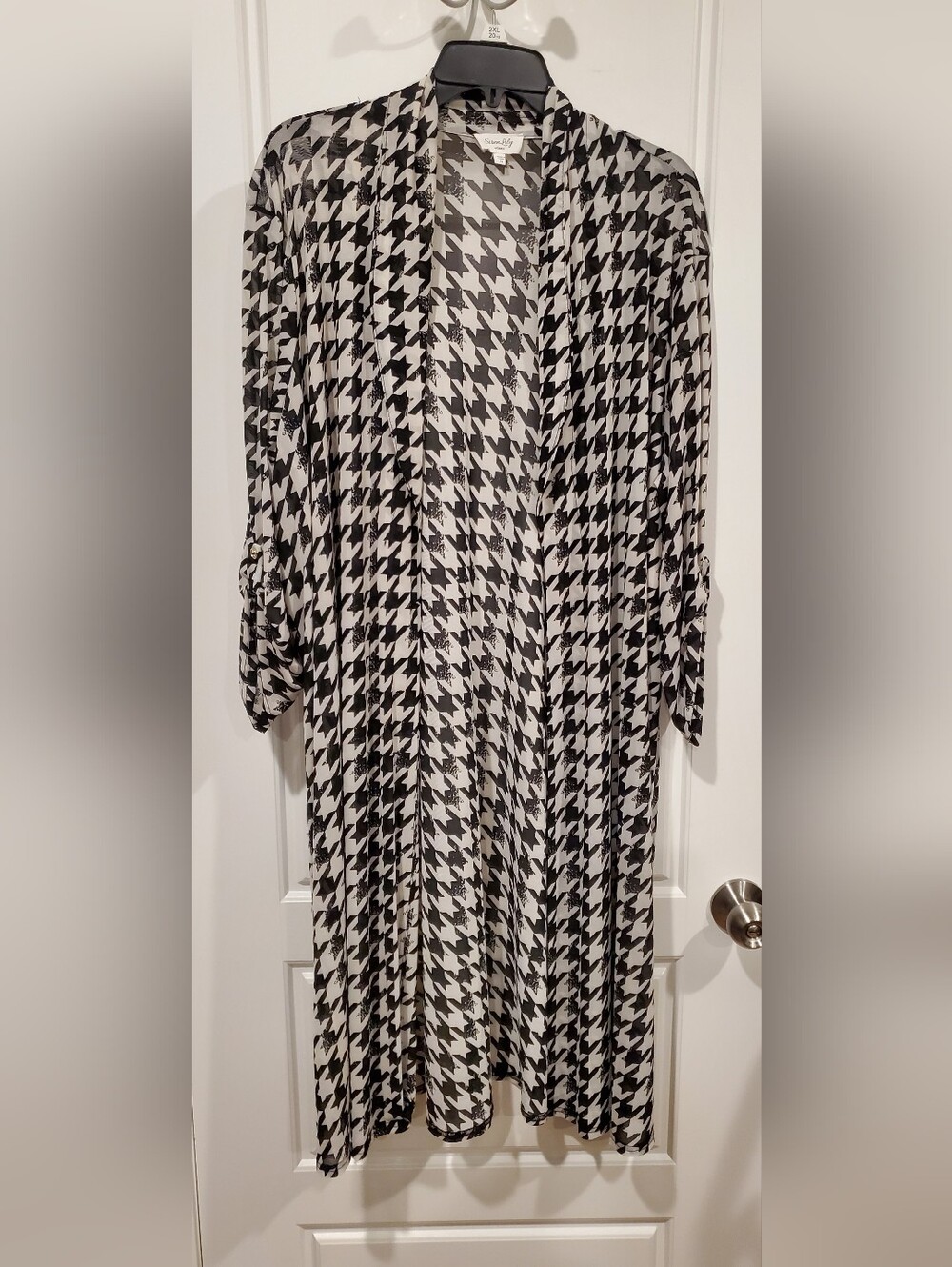 Siren Lily Black & White Houndstooth Long Sleeve Shawl/Cover